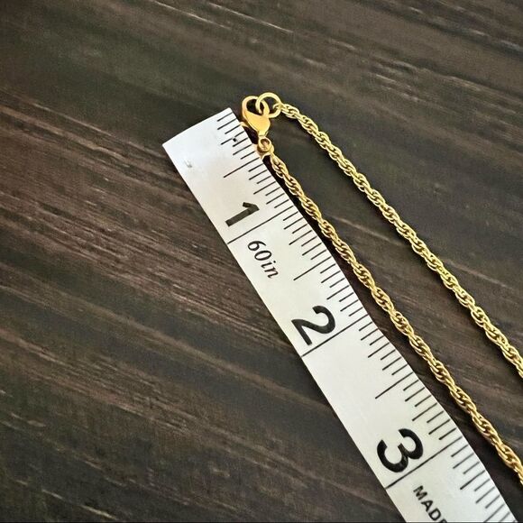 1928 Jewelry Company Cross Pendant Necklace Openwork Rose Pattern 30 In - Picture 8 of 9